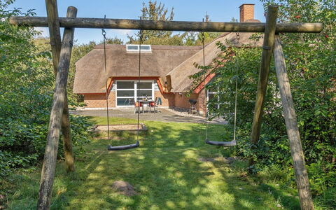 Albin - 2.8Km from the Sea: Dach, Haus, Wohngebiet, Zuhause, Estate, Hütte, Design
