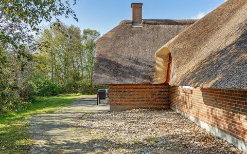 Albin - 2.8Km from the Sea: Dach, Haus, Wohngebiet, Zuhause, Estate, Hütte, Design