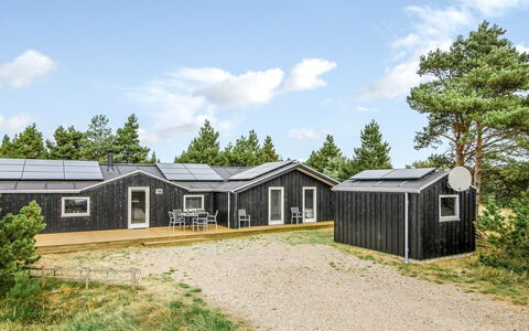 Lav - 3.8Km from the Sea: Dach, Haus, Wohngebiet, Zuhause, Estate, Hütte, Design