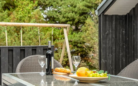 Lav - 3.8Km from the Sea: Dach, Haus, Wohngebiet, Zuhause, Estate, Hütte, Design