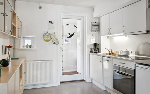 Gaëlle - 2.3Km from the Sea: Küchengerät, Küche, Wand, Major Appliance, Interior Design, Countertop, Flooring, Decke, Haushaltsgerät, Cabinetry