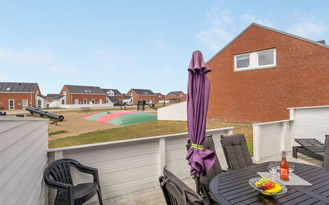 Mariam - 2.3Km from the Sea: Dach, Haus, Grundstueck, Zuhause, Hütte, Estate, Gartenbauten, Schatten, Blockhaus, Landscaping