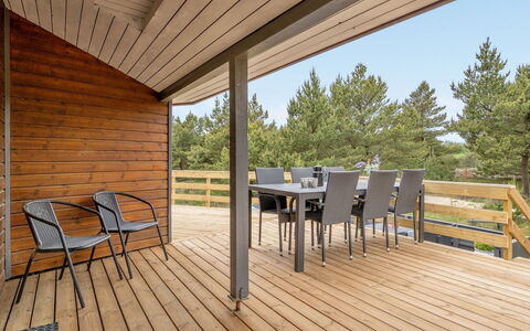 Mariette - 3.1Km from the Sea: Holz, Hartholz, Holzboden, Planke, Holzbeize, Deck, Veranda, Hütte, Holz, Schatten