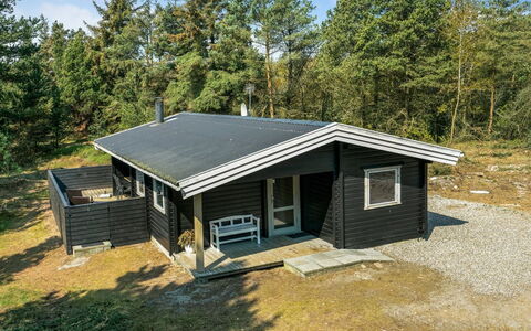 Herborg - 1Km from the Sea: Dach, Haus, Wohngebiet, Zuhause, Estate, Hütte, Design