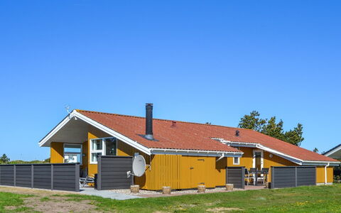 Elsbeth - 500M from the Sea: Dachdecken, Hütte, Haus, Dach, Zuhause, Bauernhaus, Hütte, Estate, Dorf