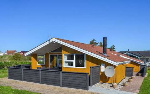 Elsbeth - 500M from the Sea: Dachdecken, Hütte, Haus, Dach, Zuhause, Bauernhaus, Hütte, Estate, Dorf