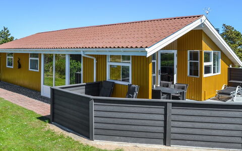 Elsbeth - 500M from the Sea: Dachdecken, Hütte, Haus, Dach, Zuhause, Bauernhaus, Hütte, Estate, Dorf