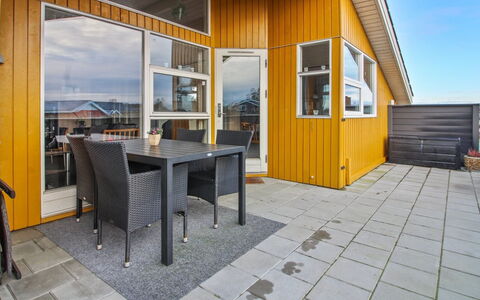 Elsbeth - 500M from the Sea: Dachdecken, Hütte, Haus, Dach, Zuhause, Bauernhaus, Hütte, Estate, Dorf