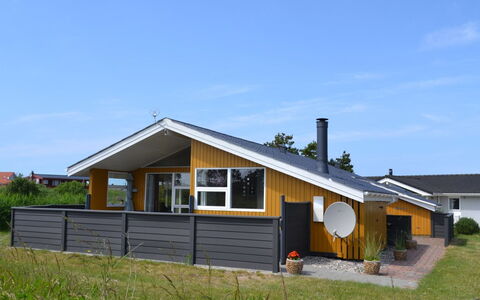 Elsbeth - 500M from the Sea: Dachdecken, Hütte, Haus, Dach, Zuhause, Bauernhaus, Hütte, Estate, Dorf