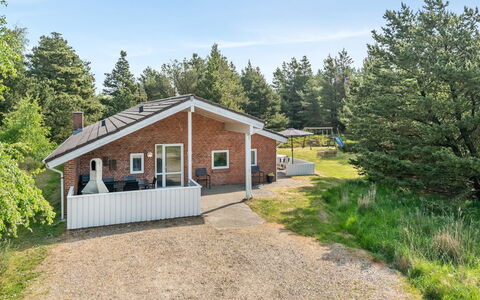 Cora - 1Km from the Sea: Wohngebiet, Dach, Vorort, Auffahrt, Estate, Kamin
