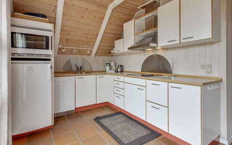 Dida - 3.1Km from the Sea: Küche, Flooring, Interior Design, Fussboden, Holz, Countertop, Decke, Sinken, Armatur, Cabinetry