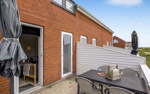 Drita - 2.3Km from the Sea: Hütte, Zuhause, Haus, Dach, Veranda, Estate, Abstellgleis, Gartenbauten, Bauernhaus, Garten