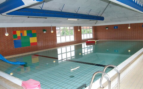Mildred - 2.3Km from the Sea: Schwimmbad, Verbundwerkstoff, Freizeit, Resort, Freizeitzentrum, Halle, Indoor Spiele Und Sport, Hotel