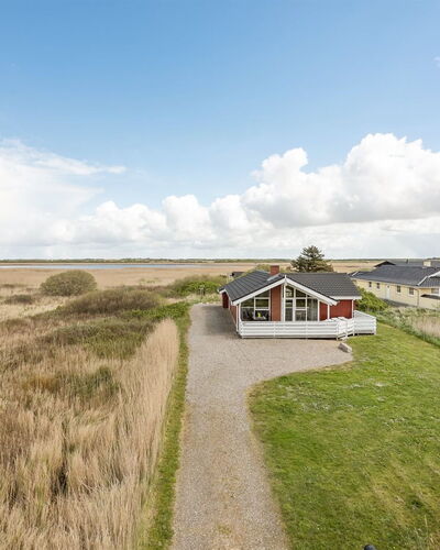 Hermandine - 700M from the Sea