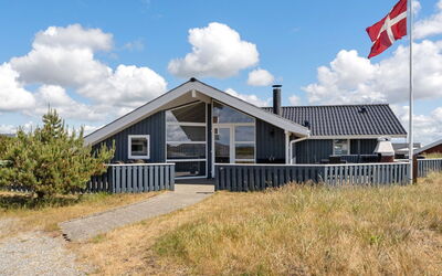 Freek - 400M from the Sea