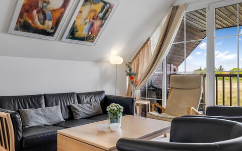 Perttu - 3.5Km from the Sea: Möbel, Interior Design, Couch, Flooring, Holz, Fussboden, Decke, Stuhl, Wohnzimmer, Zimmer