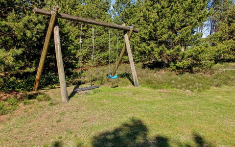 Angret - 3.5Km from the Sea: Gras, Haus, Dach, Zuhause, Hütte, Strauch, Grundstueck, Ländliches Gebiet, Bauernhaus, Ground