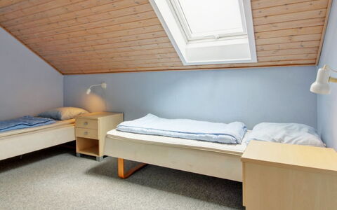 Rebus - 2.3Km from the Sea: Bett, Schlafzimmer, Fussboden, Interior Design, Flooring, Holz, Decke, Bedding, Bettdecke, Möbel