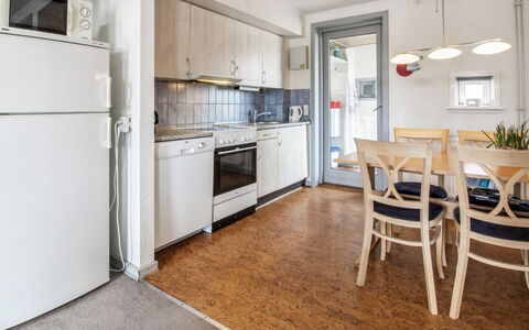 Rebus - 2.3Km from the Sea: Flooring, Fussboden, Decke, Interior Design, Möbel, Wohnung, Zimmer, Holzboden, Küche, Holzbeize