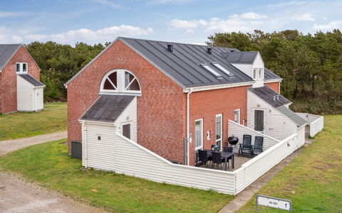 Aldora - 2.3Km from the Sea: Dachdecken, Hütte, Haus, Dach, Zuhause, Bauernhaus, Hütte, Estate, Dorf