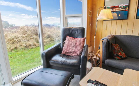 Zekine - 2.5Km from the Sea: Möbel, Interior Design, Holz, Flooring, Fussboden, Zimmer, Stuhl, Wohnzimmer, Decke
