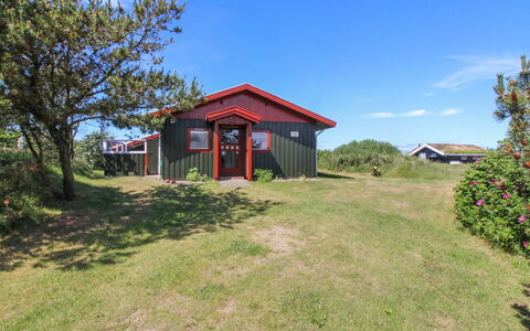 Zekine - 2.5Km from the Sea: Hütte, Zuhause, Haus, Dach, Veranda, Estate, Abstellgleis, Gartenbauten, Bauernhaus, Garten
