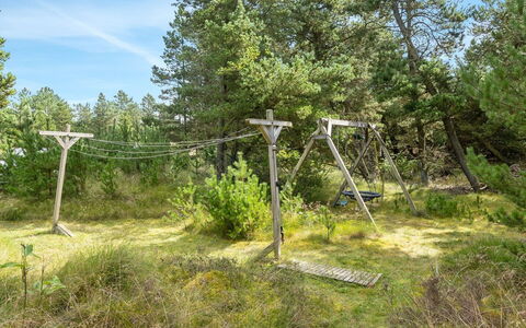 Benedikta - 2.4Km from the Sea: Haus, Zuhause, Dach, Hütte, Strauch, Abstellgleis, Tür, Garten, Bauernhaus