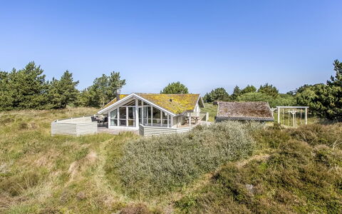 Bruna - 2Km from the Sea: Möbel, Holz, Interior Design, Flooring, Fussboden, Stuhl, Zimmer, Decke, Wohnzimmer, Wohnung
