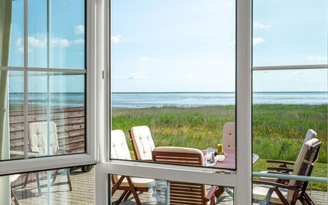 Henrietta - 3.5Km from the Sea: Holz, Möbel, Meer, Stuhl, Ozean, Glas, Küsten Und Ozeanische Forms, Küste, Eco Hotel, Gartenmöbel