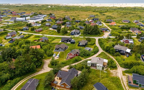 Svenny - 800M from the Sea: Dach, Haus, Wohngebiet, Zuhause, Estate, Hütte, Design