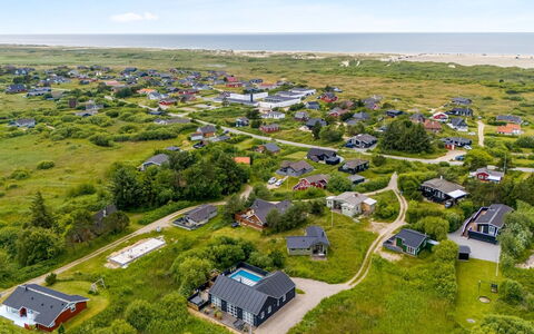 Svenny - 800M from the Sea: Dach, Haus, Wohngebiet, Zuhause, Estate, Hütte, Design