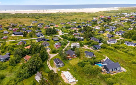 Svenny - 800M from the Sea: Dach, Haus, Wohngebiet, Zuhause, Estate, Hütte, Design