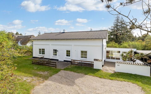 Rea - 5Km from the Sea: Haus, Dach, Hütte, Zuhause, Grundstueck, Garten, Estate, Landscaping, Garten, Rasen