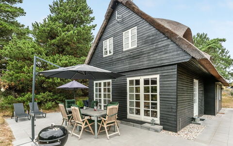 Risto - 2.3Km from the Sea: Haus, Dach, Zuhause, Hütte, Schuppen, Gartenbauten, Abstellgleis, Garten, Blockhaus, Hütte