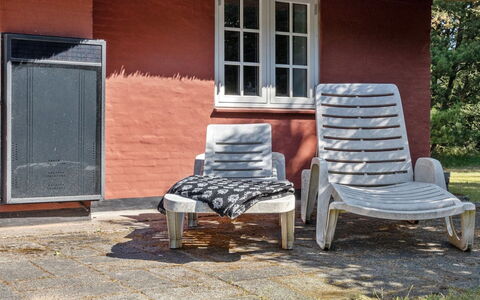 Gudmund - 3.9Km from the Sea: Hütte, Garten, Abstellgleis, Gartenbauten, Schatten, Garten, Hinterhof, Rasen, Bauernhaus, Landscaping