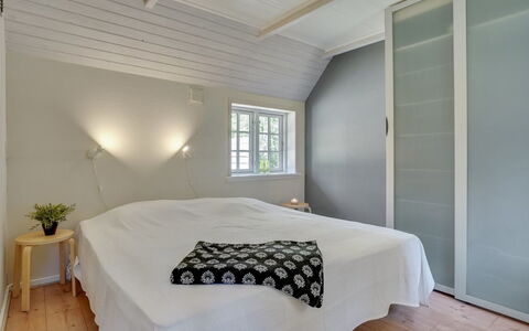 Gudmund - 3.9Km from the Sea: Flooring, Fussboden, Interior Design, Holz, Decke, Schlafzimmer, Bett, Möbel, Zimmer, Holzboden