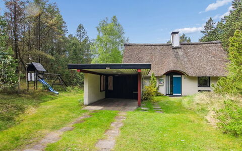 Emilla - 3.8Km from the Sea: Hütte, Garten, Estate, Bauernhaus, Gartenbauten, Garten, Schatten, Landscaping, Schuppen, Hinterhof