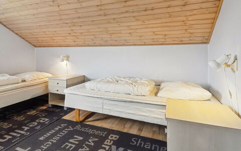 Nilaus - 2.3Km from the Sea: Bett, Schlafzimmer, Fussboden, Interior Design, Flooring, Holz, Bedding, Bettdecke, Decke, Zimmer