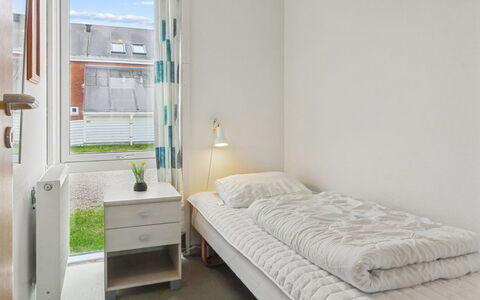 Nilaus - 2.3Km from the Sea: Wand, Fussboden, Flooring, Interior Design, Schlafzimmer, Möbel, Decke, Bett, Zimmer, Bettdecke