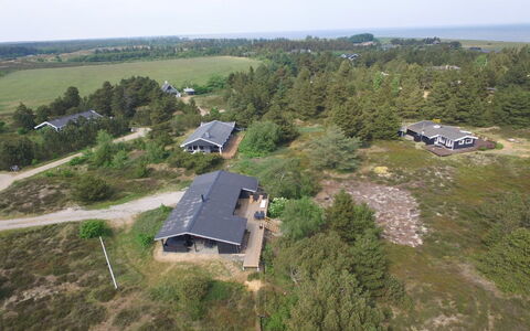 Arjuna - 3.8Km from the Sea: Strauch, Urban Design, Ground, Backstein, Wohnung, Estate, Mauerwerk, Balkon, Landscaping