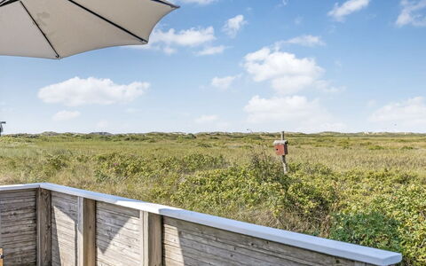 Hermoth - 300M from the Sea: Grundstueck, Gartenmöbel, Balkon, Deck, Promenade, Planke, Hartholz, Walkway, Stuhl, Schatten