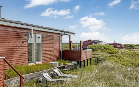 Hermoth - 300M from the Sea: Grundstueck, Zuhause, Hütte, Abstellgleis, Schatten, Veranda, Garten, Deck, Daylighting, Balkon