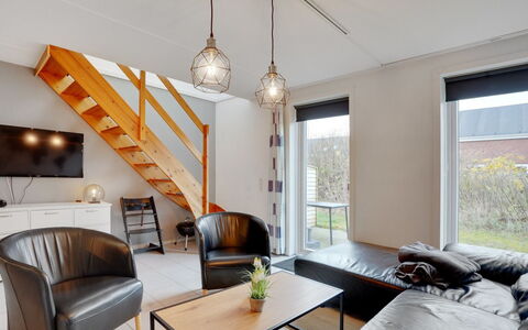 Paula - 2.3Km from the Sea: Möbel, Interior Design, Flooring, Holz, Decke, Fussboden, Light Fixture, Zimmer, Beleuchtung, Wohnzimmer
