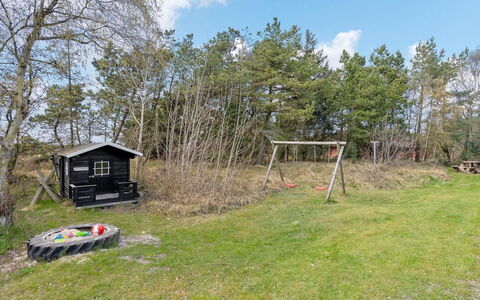 Mikaela - 1Km from the Sea: Gras, Haus, Dach, Zuhause, Hütte, Strauch, Grundstueck, Ländliches Gebiet, Bauernhaus, Ground