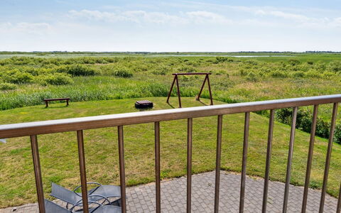 Andor - 500M from the Sea: Strauch, Urban Design, Ground, Backstein, Wohnung, Estate, Mauerwerk, Balkon, Landscaping