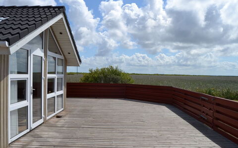 Arnkil - 700M from the Sea: Strauch, Urban Design, Ground, Backstein, Wohnung, Estate, Mauerwerk, Balkon, Landscaping