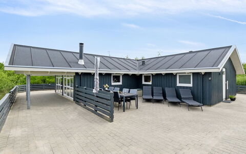 Spurv - 1.8Km from the Sea: Dachdecken, Hütte, Haus, Dach, Zuhause, Bauernhaus, Hütte, Estate, Dorf
