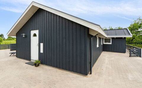 Spurv - 1.8Km from the Sea: Dachdecken, Hütte, Haus, Dach, Zuhause, Bauernhaus, Hütte, Estate, Dorf