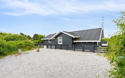 Spurv - 1.8Km from the Sea: Dachdecken, Hütte, Haus, Dach, Zuhause, Bauernhaus, Hütte, Estate, Dorf