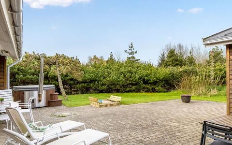 Amaja - 1.9Km from the Sea: Grundstueck, Gartenmöbel, Garten, Schatten, Estate, Landscaping, Stuhl, Rasen, Garten, Resort